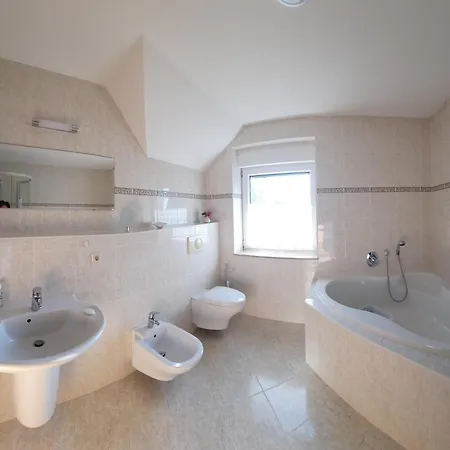 Seeblick * Neu Schloen